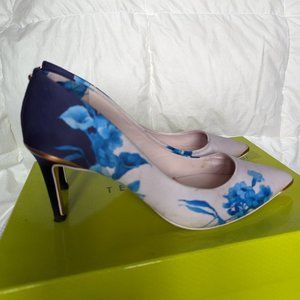 Ted Baker Wishirp heel size 6.5 color pink fantasia